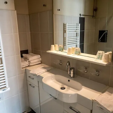 Au Primerose 2* ארגלס-גזוסט