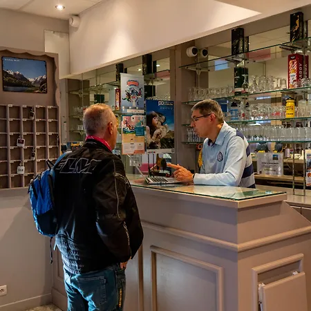 Au Primerose מלון 2*