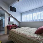 Au Primerose Hotel