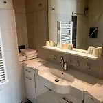 Au Primerose Hotel